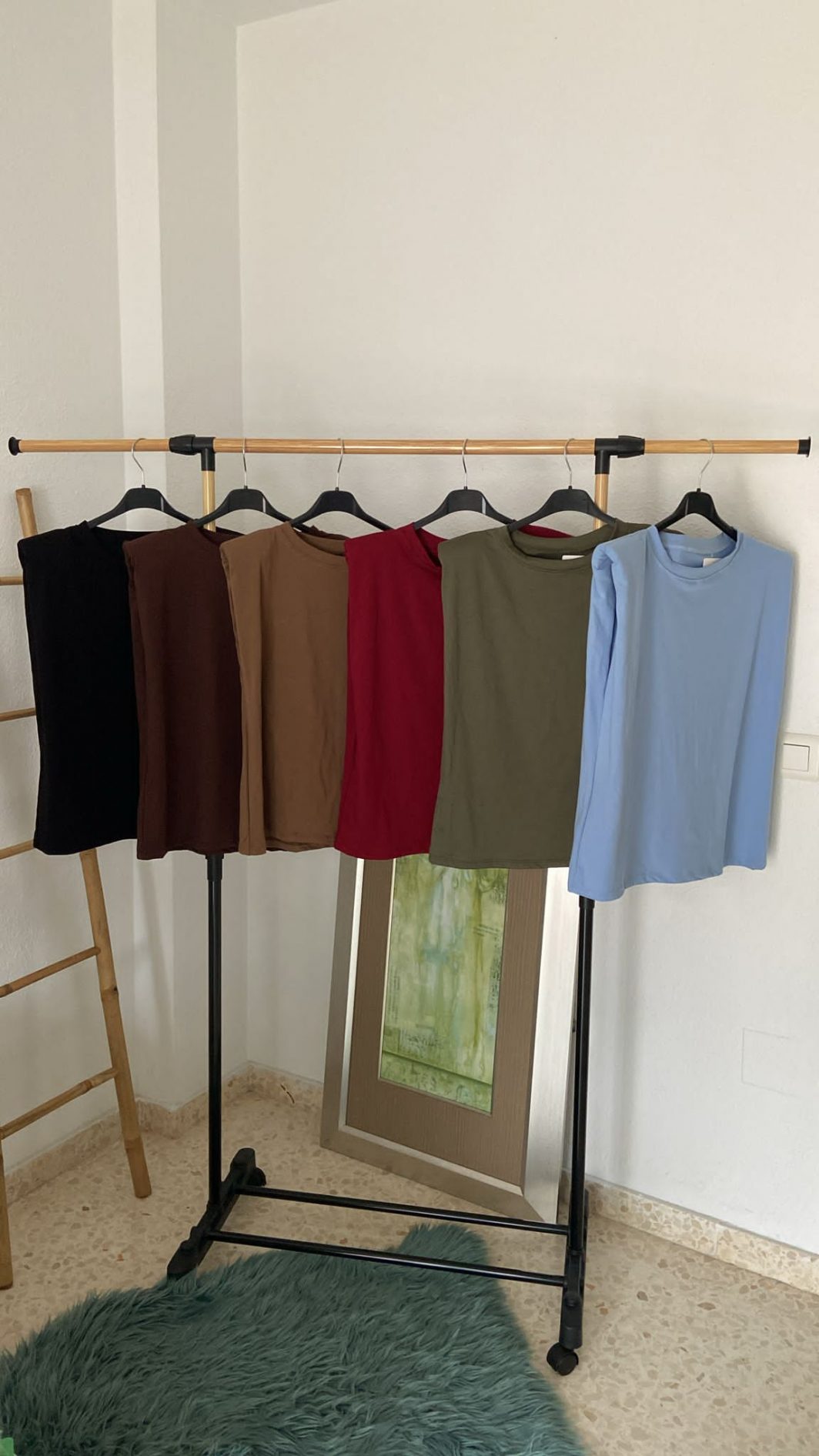 CAMISETA HOMBRERAS