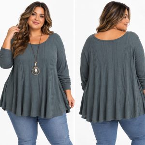 Camiseta talla curvy de canalé con collar